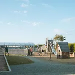 Huttopia Les Falaises - Normandie Camping 2*