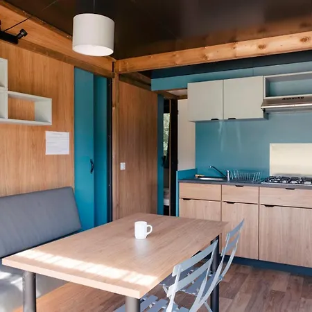 Huttopia Les Falaises - Normandie 2* Saint-Pierre-en-Port