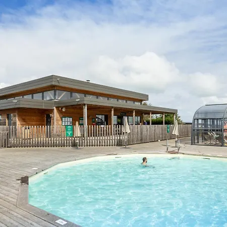 Campsite Huttopia Les Falaises - Normandie Saint-Pierre-en-Port