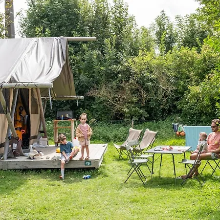 Campsite Huttopia Les Falaises - Normandie Saint-Pierre-en-Port