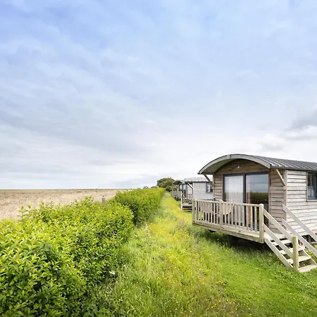 Huttopia Les Falaises - Normandie Camping Saint-Pierre-en-Port
