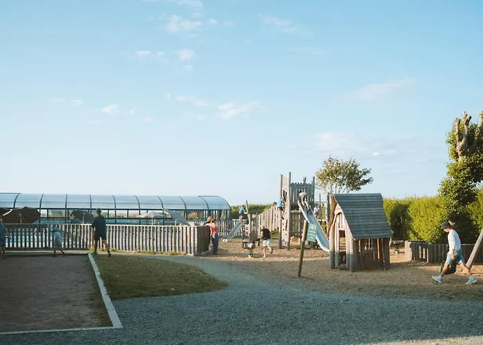 Huttopia Les Falaises - Normandie Campsite 2*